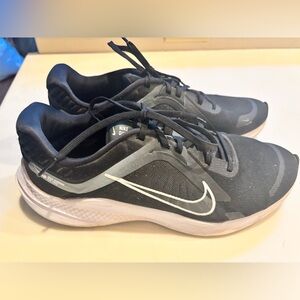 Men’s Nike Quest shoes